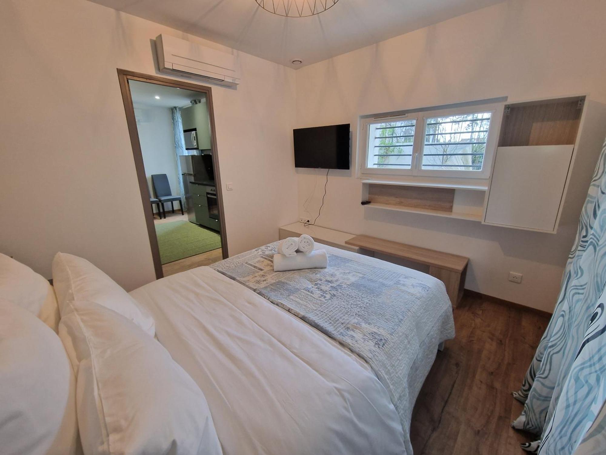 Maison D'Hotes Avec 3 Appartements Et Un Studio Viry-Châtillon Exterior foto