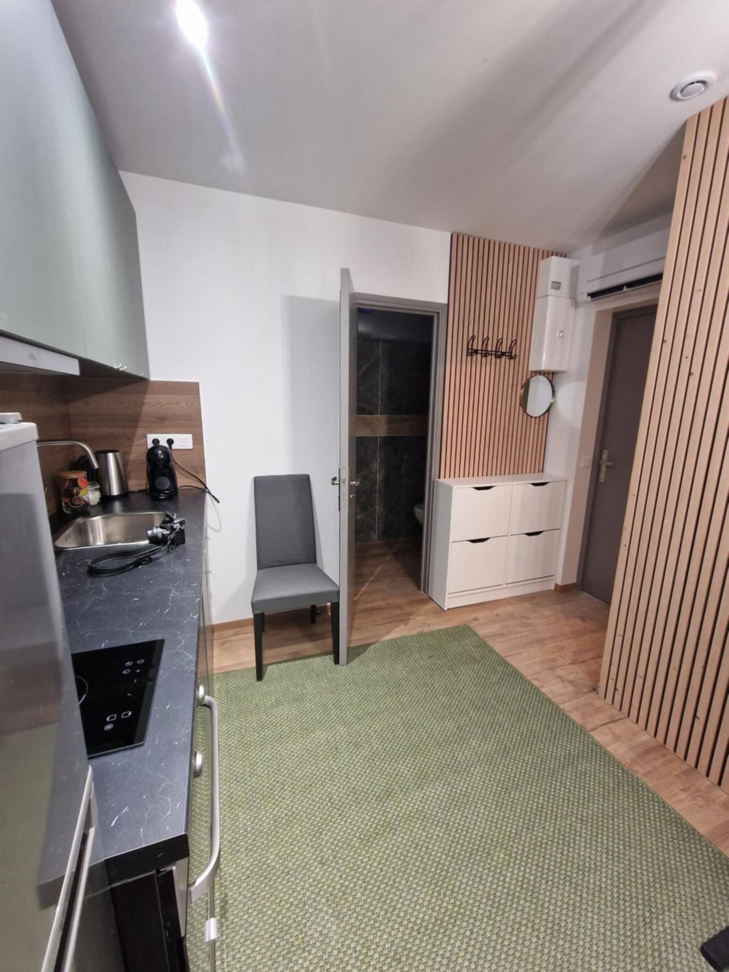 Maison D'Hotes Avec 3 Appartements Et Un Studio Viry-Châtillon Exterior foto