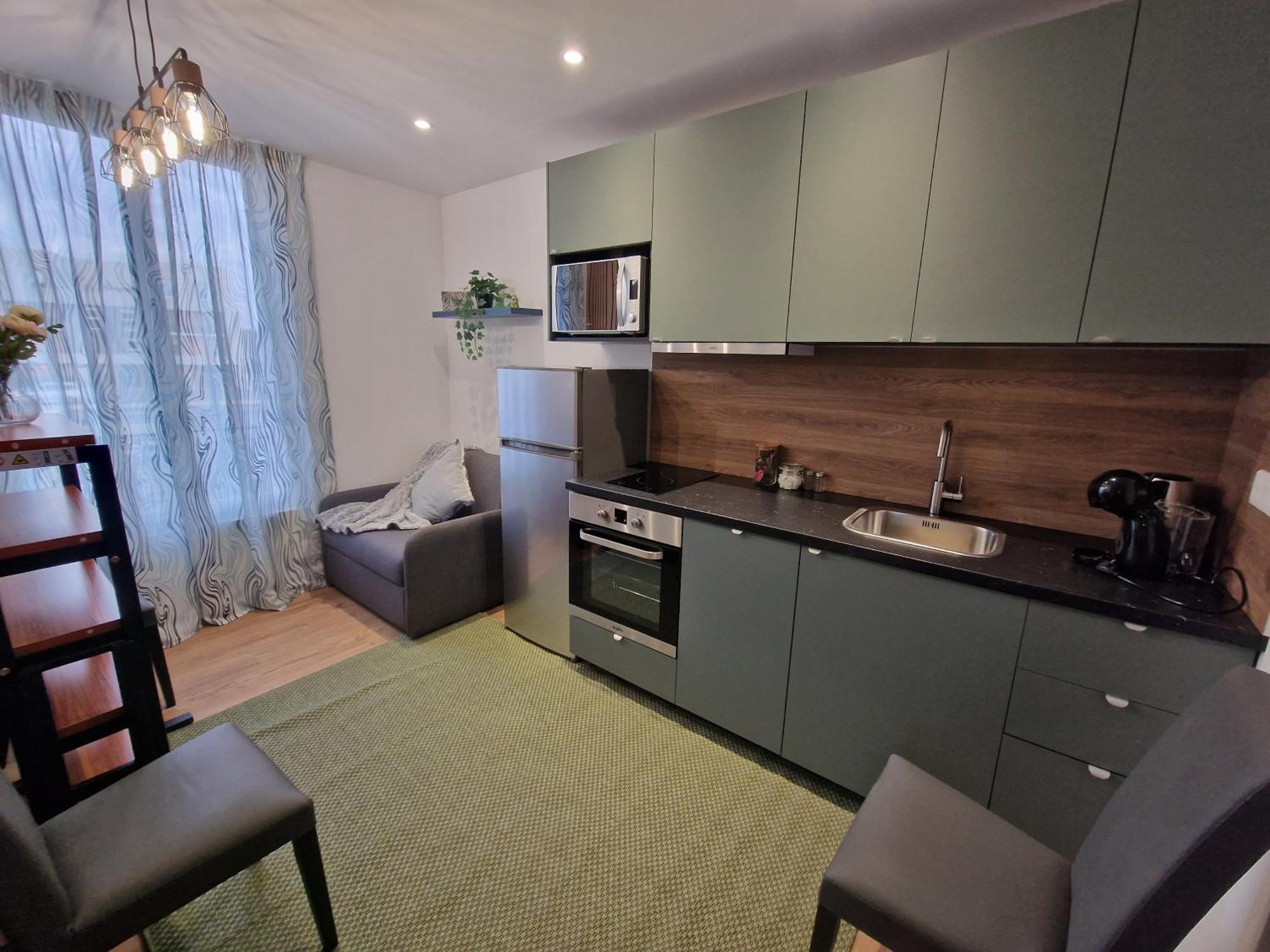 Maison D'Hotes Avec 3 Appartements Et Un Studio Viry-Châtillon Exterior foto